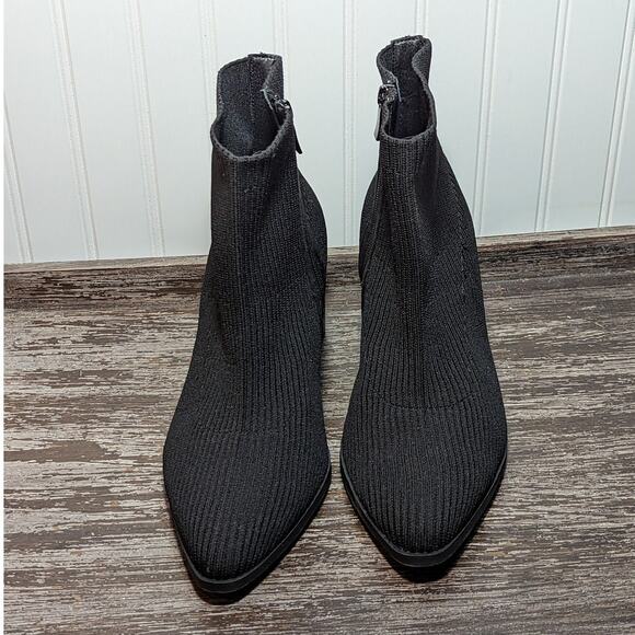 Torrid Women's Black Fabric Upper Block Heel Pointed Toe Ankle Boot Size 10 WW - Picture 2 of 7